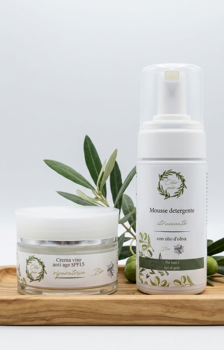 Kit viso anti età composto da mousse detergente delicata e crema viso SPF 15 all'Olio Extravergine d'Oliva