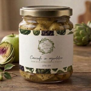 Vasetto di carciofi in agrodolce artigianali pronti da servire come antipasto